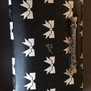 Xox betsey hand purse, never used